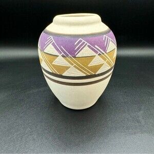Sioux Handcrafted Pottery Vase Signed Native American Art SPRCSD